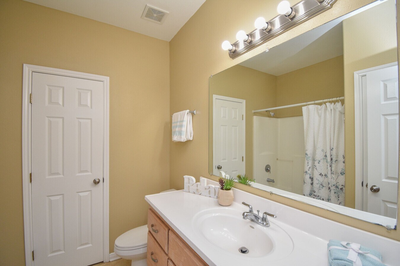 Photo - 130 Sherwood Dr Unit Apt B
