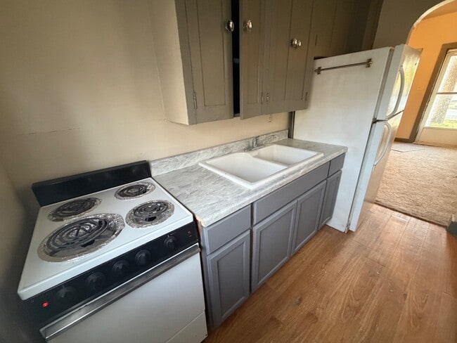 Photo - 312 W 9th Ave