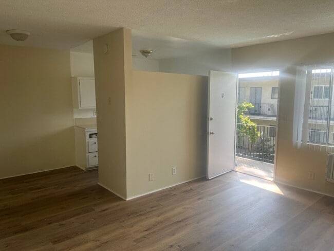 Building Photo - 9000 E Arcadia Ave