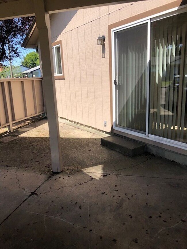 Photo - 1287 Kenray Loop