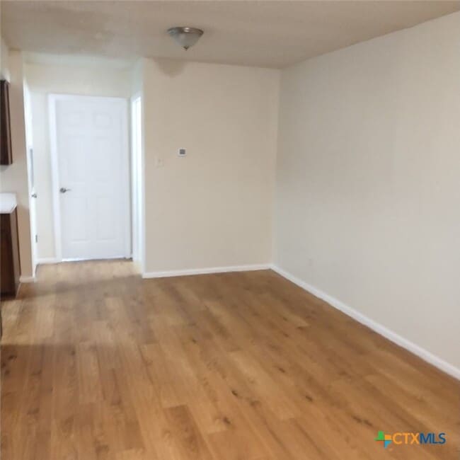 Building Photo - 300 N Milam St Unit 3 Rental