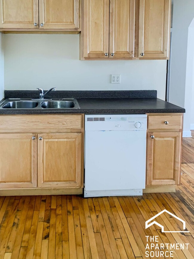 Photo - 857 W Cornelia Ave Unidad 1N