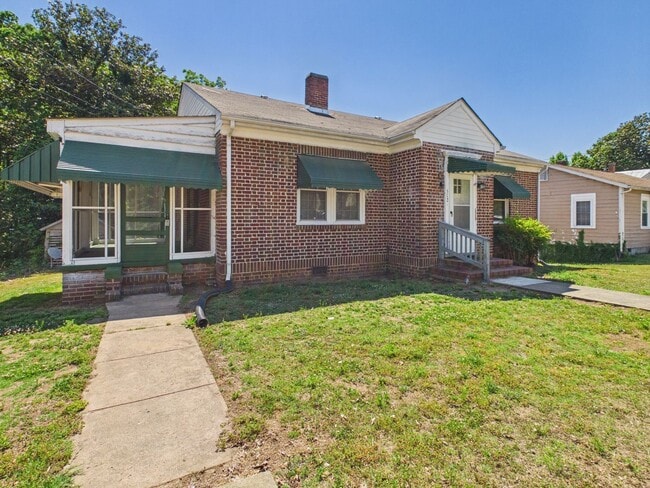 Photo - 512 Maple St