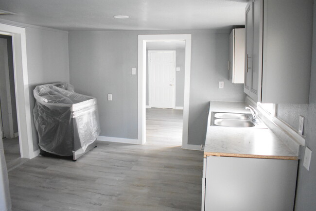 Photo - 1703 Boney St