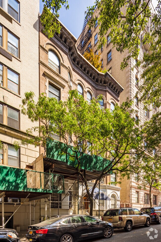 Photo - 255 W 92nd St