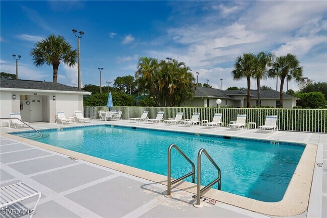 Building Photo - 1310 Charleston Square Dr Unit 1 Rental