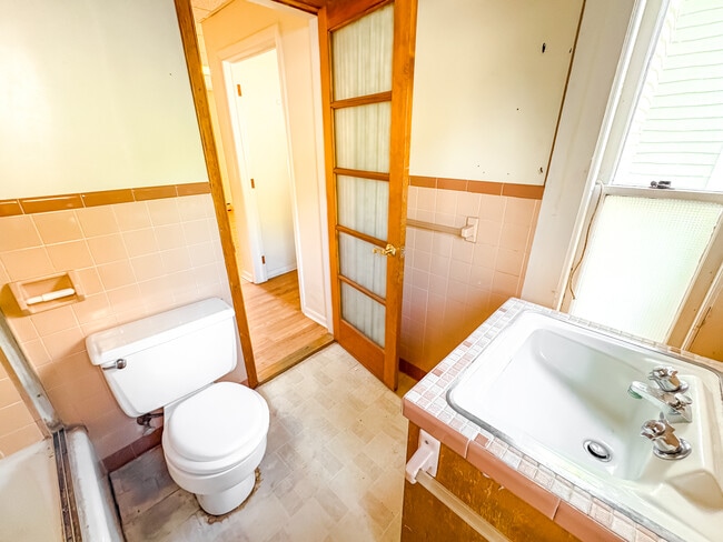 Photo - 56 Church St