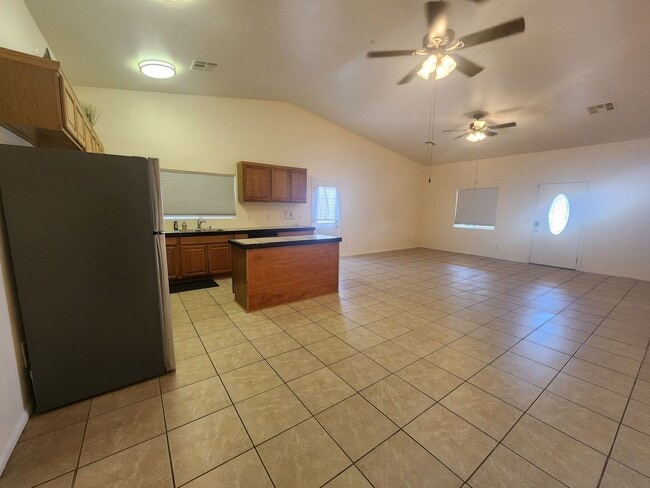 One of a Kind!!! 3 Bedroom house with 4 ba... - One of a Kind!!! 3 Bedroom house with 4 ba...