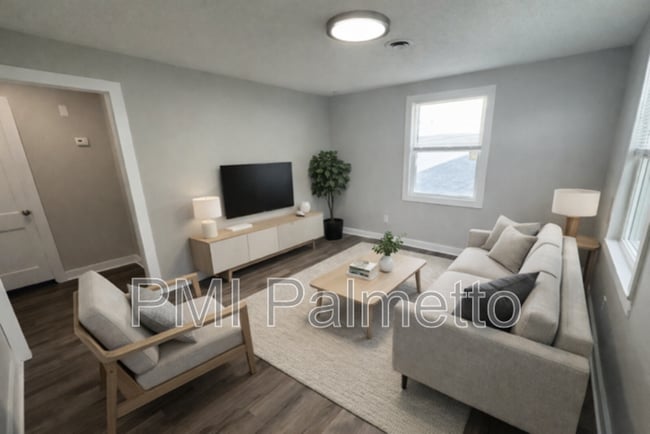 Photo - 530 Jasper St