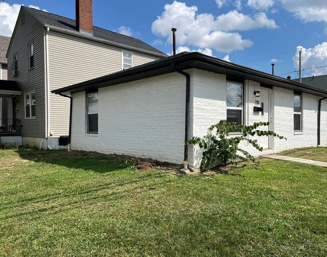 Building Photo - 731 E Deshler Ave Rental
