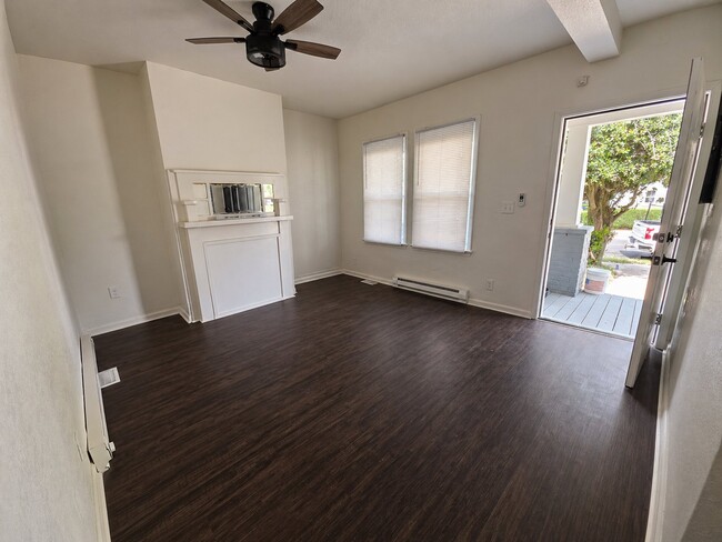 Photo - 1521 Cary Ave Unidad B