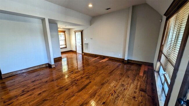 Building Photo - 702 Paschall St