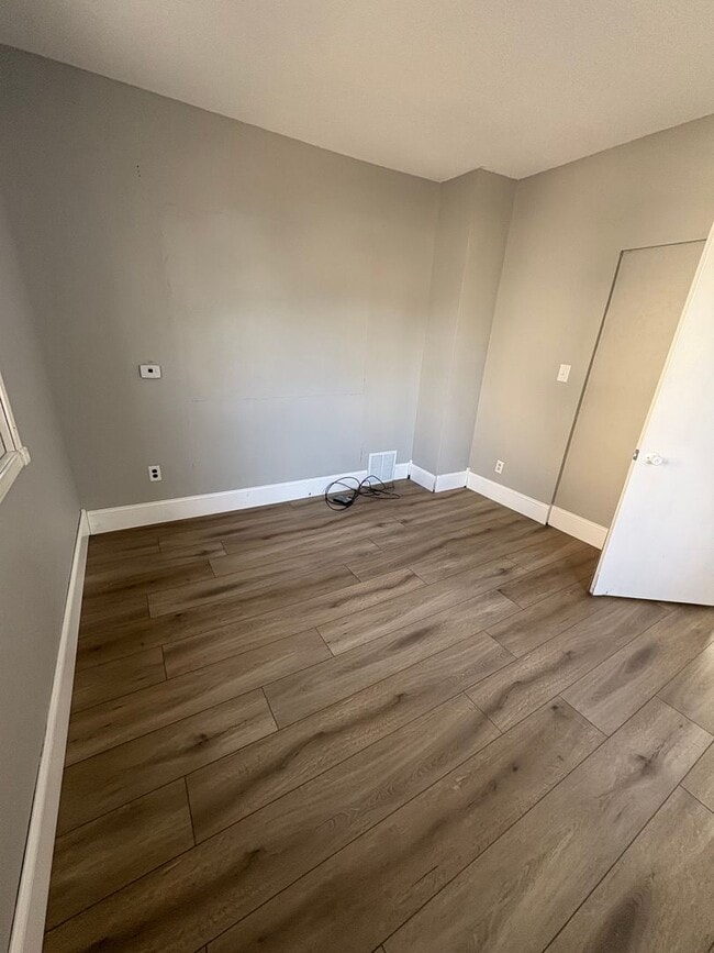 Photo - 726 Denver St