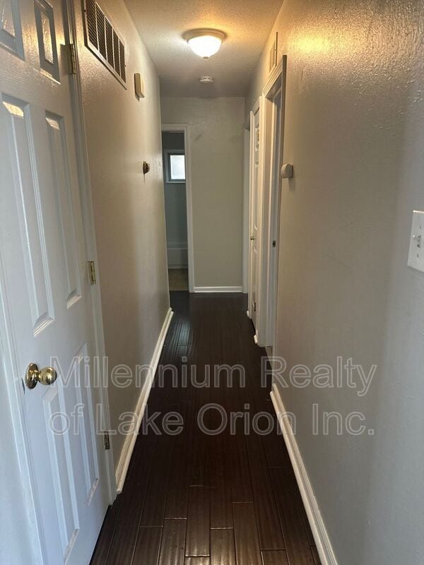 Photo - 11263 Edgemont Ave