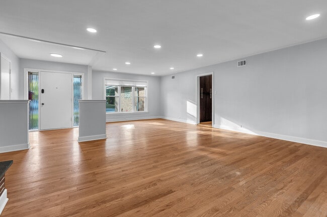 Photo - 6811 N Kenneth Ave