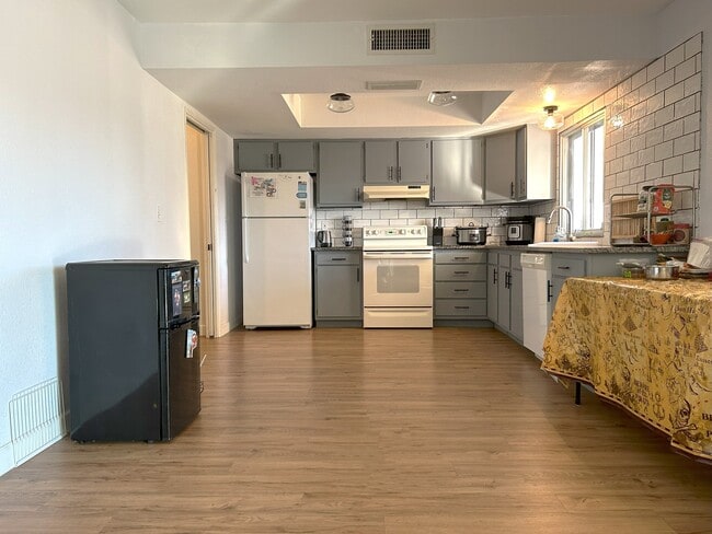 Photo - 2351 W Emelita Ave
