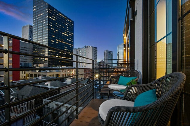 Photo - 611 Commerce St Unidad ID1267090P