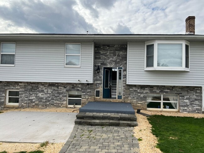2103 Circleville Rd