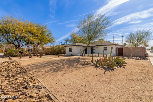 1743 W Verde Ln