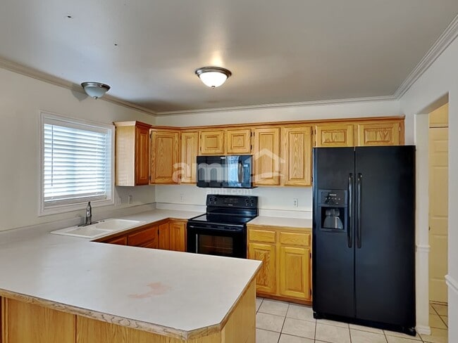 Photo - 523 E Center St