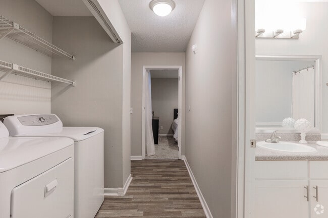 1HAB, 1BA - 870 ft² - Auburn Flats