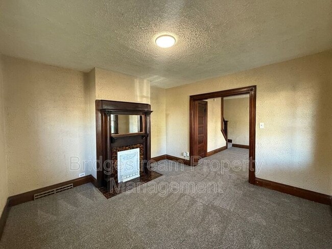 Photo - 200 Hart St