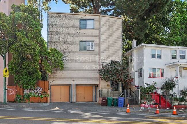 Building Photo - 2982 Park Blvd