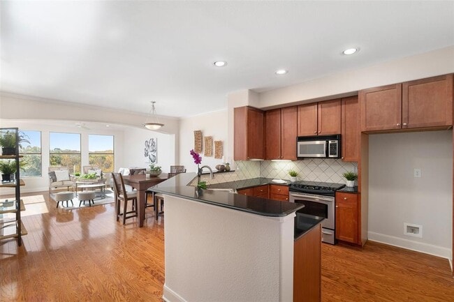 Photo - 500 Waters Edge Dr Unit 137