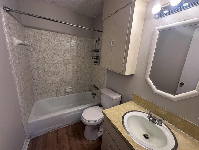 Photo - 1-Bedroom Duplex in Tulsa! Unit Apt A