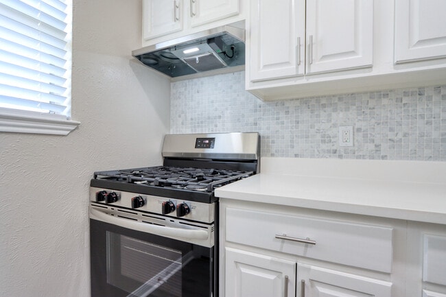 Photo - 2105 Interurban Blvd