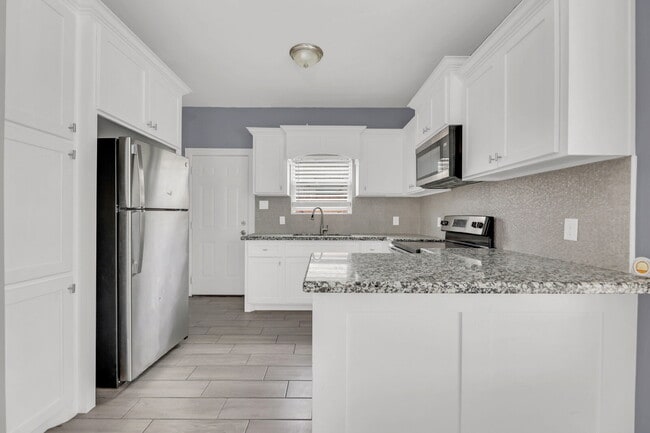 Photo - 5701 Nightingale Ave