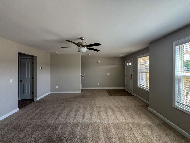 Photo - 3 Bed 2.5 Bath Home with Spacious Fenced Backyard