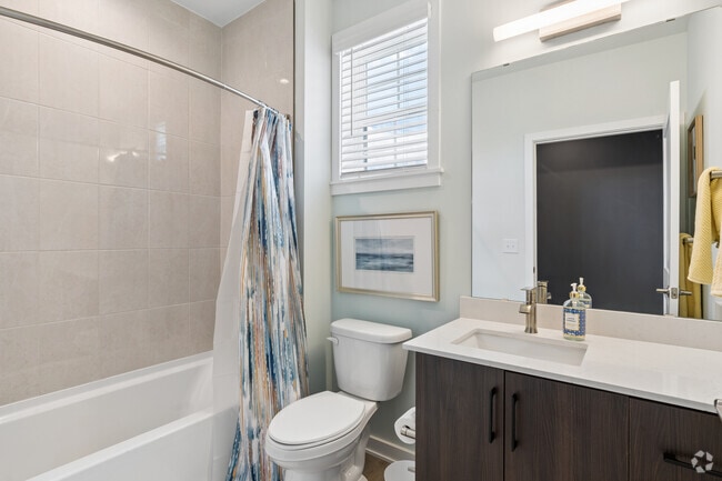 2BR, 2BA W/Study - 1,308SF - Bathroom