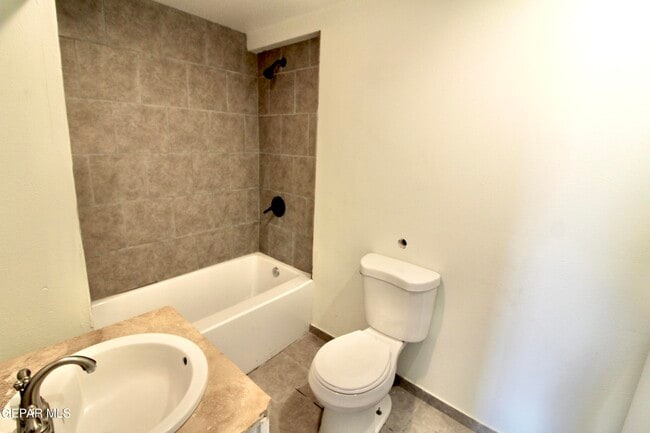 Photo - 601 N Copia St