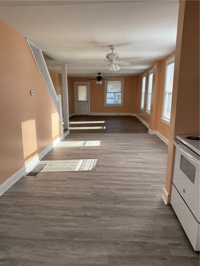 Photo - 106 W 2nd St