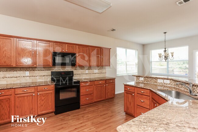 Photo - 3213 Bloomfield Trail