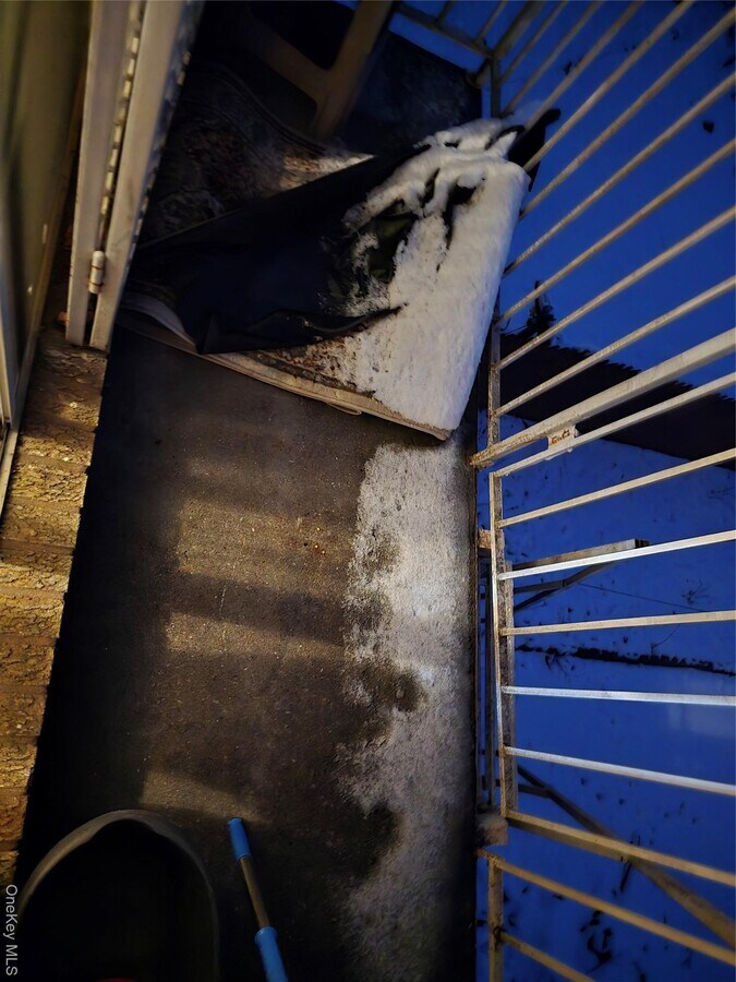 Photo - 33-27-27 69th St