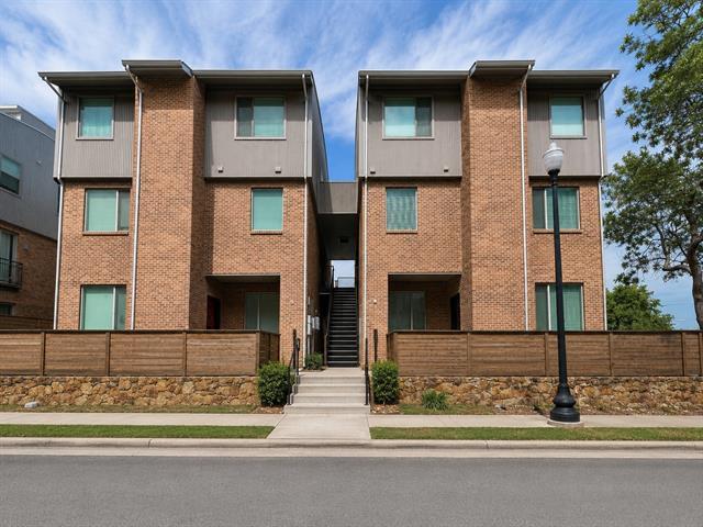 Building Photo - 1320 May St Unit 200