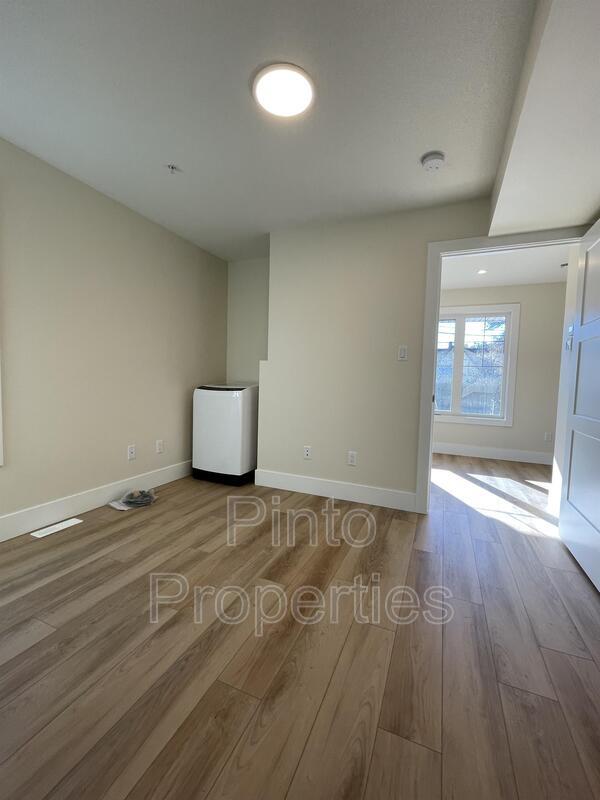 Photo - 8715-8110 110 St NW