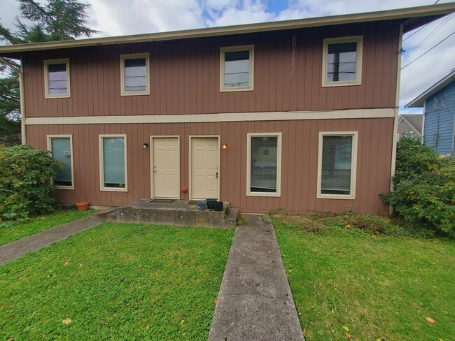 Building Photo - 2319 Wilson Ave Unit B