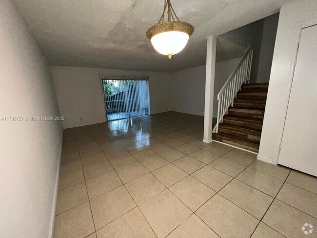 Building Photo - 7903 SW 8th St Rental