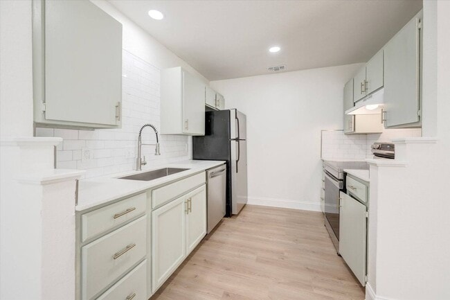 Photo - 805 W Chambers St Unit C