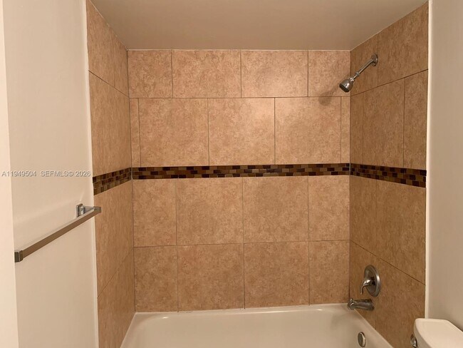 Photo - 8540 N Sherman Cir Unit 503