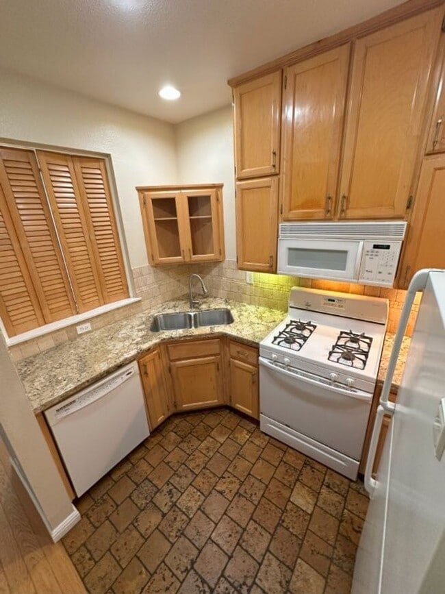 Photo - Nor Cal Realty Inc, 3 bedroom 3 bath townh...