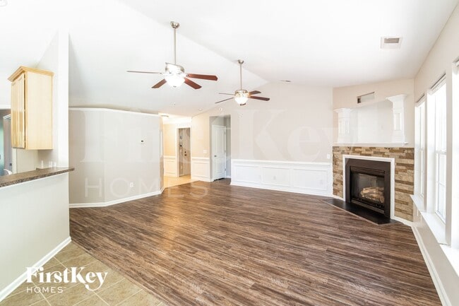 Photo - 3388 Middlesboro Ave