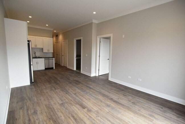 Photo - 927 W Irving Park Rd Unit 503