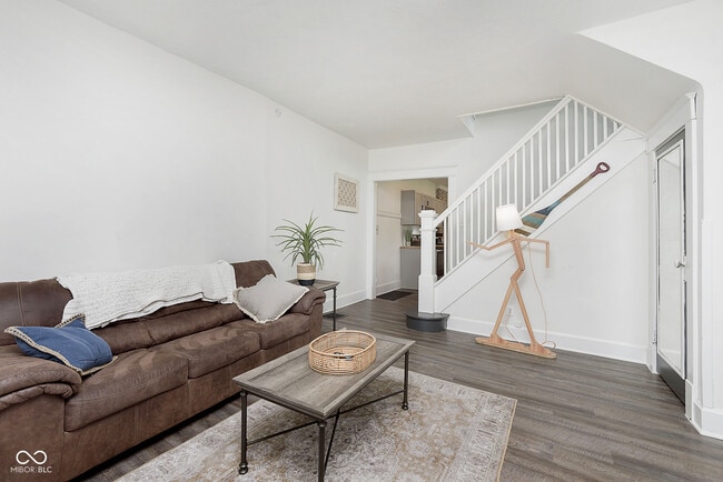 Photo - 1432 Sturm Ave