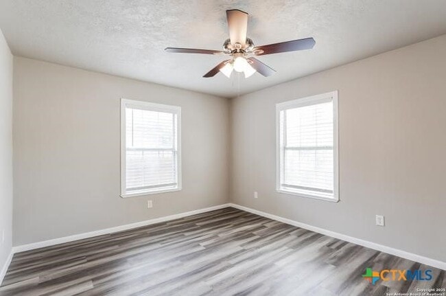 Photo - 607 Lovera Blvd