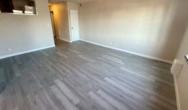 Photo - Renovated 1 Bedroom Available Now! All Uti... Unit APT 4