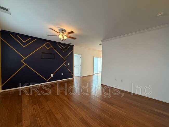 Photo - 1517 Rollesby Way Unit 24